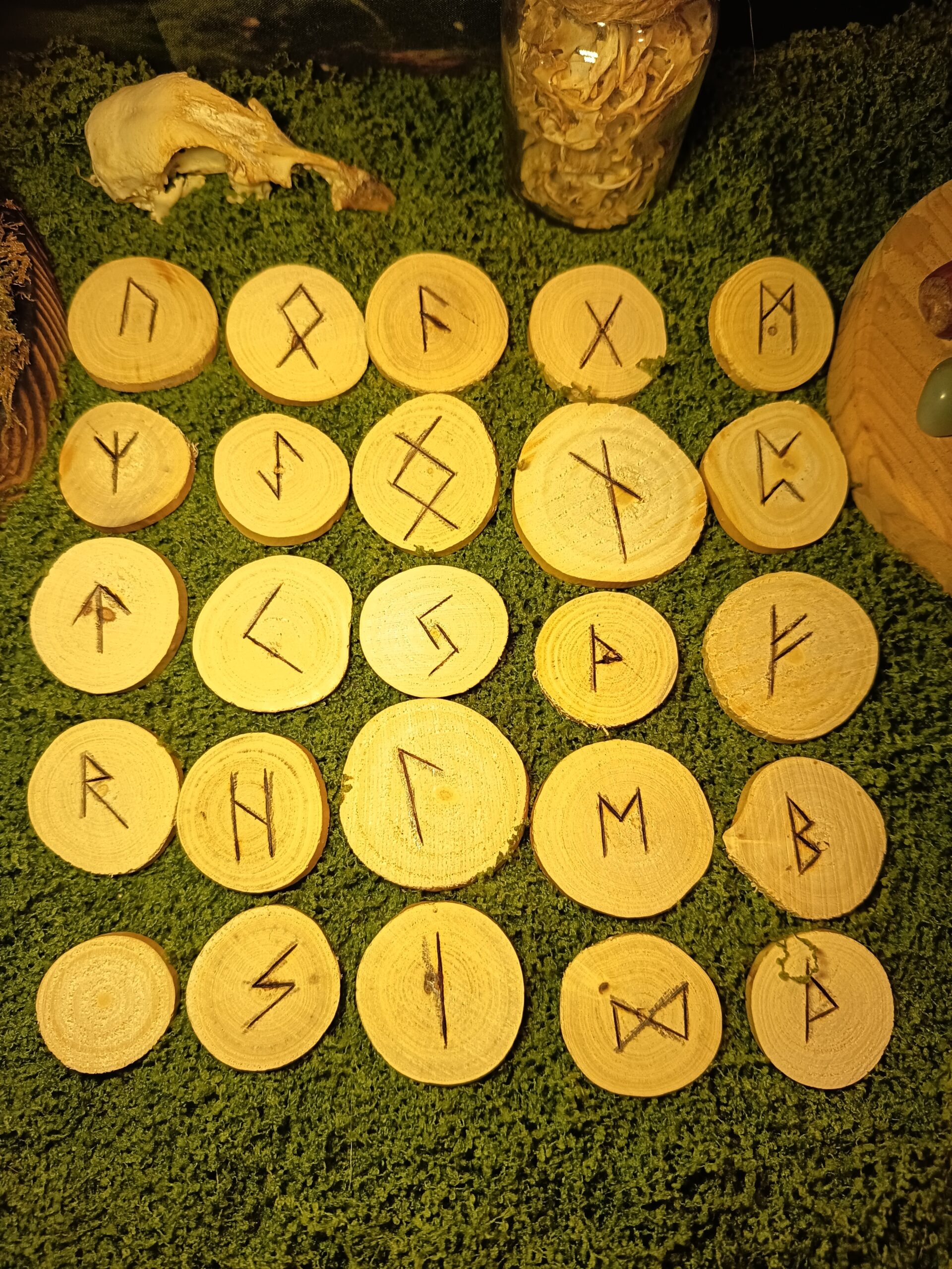 Runes divinatoires scandinaves